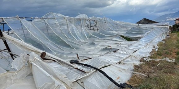 ANTALYA’DA HORTUM SERALARI YIKTI GEÇTİ