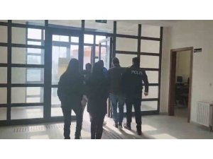 HATAY’DA KUYUMCUYA SAHTE ALTIN SATAN 3 ŞAHIS YAKALANDI