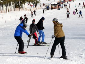 DAVRAZ KAYAK MERKEZİ'NE 2 HAFTADA 100 BİN ZİYARETÇİ