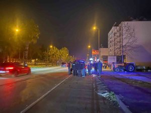 EMEKLİ POLİS MEMURU KAZADA HAYATINI KAYBETTİ: O ANLAR KAMERADA