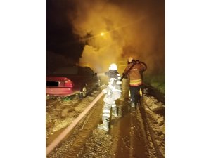 YAYLADAĞI’NDA OTOMOBİL YANGINI