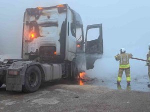 ALEVLERE TESLİM OLAN TIR KULLANILAMAZ HALE GELDİ