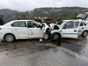 KAYAK MERKEZİNE GİDERKEN CANLARINDAN OLDULAR