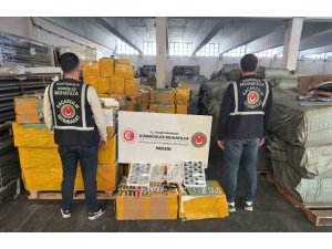 MERSİN’DE 1,5 MİLYAR LİRA DEĞERİNDE 116 BİN KAÇAK KOL SAATİ ELE GEÇİRİLDİ