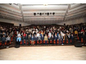 TÜRKİYE’NİN İLK ASTRONOTU ALPER GEZERAVCI: "AY’A GİTMEK ÜZERE İKİNCİ GÖREVİN EŞİĞİNE GELMİŞTİK, MART AYINA ÖTELENDİ ŞU ANDA"