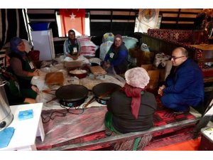 YÖRÜKLERİN ’KIL ÇADIRI’ KURULDU FUARIN GÖZDESİ OLDU