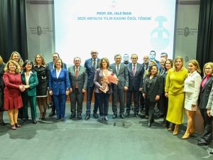 JALE İNAN YILIN KADINI ÖDÜLÜ PROF DR FULYA SARVAN'IN