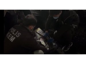 KÖMÜR YÜKLÜ TIRIN DORSESİNDEN BİNLERCE KAÇAK ÜRÜN ÇIKTI