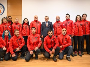 VALİ ŞAHİN: "DEVLETİMİZ VE MİLLETİMİZ BÜTÜN GÜCÜYLE AYAĞA KALKTI"