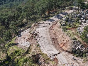 KONYAALTI-HİSARÇANDIR YOLUNDA HEYELAN