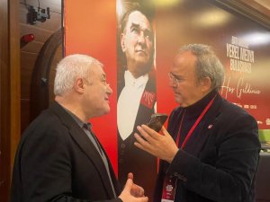 GAZETECİ DENİZ ZEYREK VE TUNCAY ÖZKAN'DAN YEREL VE ULUSAL MEDYA AÇIKLAMASI