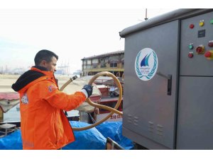 MERSİN’DE DENİZ KİRLİLİĞİNE GEÇİT YOK: 25 BİN METREKÜP TEKNE ATIĞI BERTARAF EDİLDİ