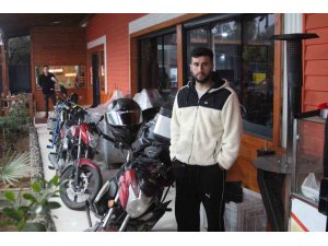 KASKI ÖLÜMDEN KURTARDI: TIRIN ALTINDA KALAN SÜRÜCÜ YAŞANANLARI ANLATTI