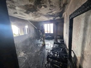 HATAY’DA DUMANDAN ETKİLENEN 3 VATANDAŞI İTFAİYE KURTARDI