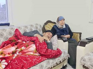 EVLERİNİ DEVRETTİKLERİ OĞULLARI KAZADA ÖLÜNCE GELİN EVİ SATTI, YAŞLI ÇİFT ORTADA KALDI İDDİASI