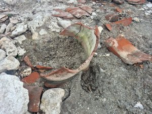 GÖL KENARINDAKİ KÜPLERE İNCELEME