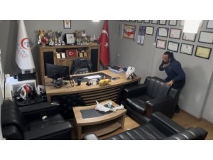 BOĞAZINA LOKMA KAÇAN SAĞLIK ÇALIŞANI KENDİ UYGULADIĞI HEİMLİCH MANEVRASIYLA HAYATA TUTUNDU