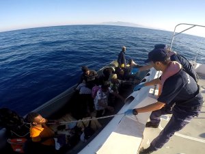 DENİZLERDE 5 YILDA 103 BİN 488 GÖÇMEN KURTARILDI