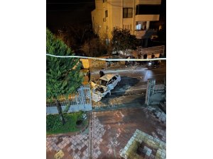 ERZİN’DE BAHÇE DUVARINA ÇARPAN OTOMOBİLİN SÜRÜCÜSÜ YARALANDI