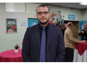 UZMANINDAN ELEKTRONİK SİGARA UYARISI: "BU LİKİTLERİN İÇERİSİNDE HER TÜRLÜ MADDE VAR"