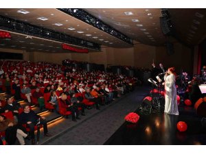 MERSİN’DE SEVGİLİLER GÜNÜ’NE ÖZEL AJDA PEKKAN ŞARKILARI KONSERİ