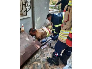 HATAY’DA HAVALANDIRMA BOŞLUĞUNA DÜŞEN KÖPEK KURTARILDI