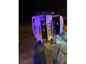 KAHRAMANMARAŞ’TA MİNİBÜS KAZASI: 10 YARALI