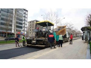 BÜYÜKŞEHİR’DEN DULKADİROĞLU VE ONİKİŞUBAT’TA ASFALT SEFERBERLİĞİ