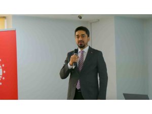 OSMANİYE’DE "KADRAJDA SANAT, HABERDE GERÇEK" VE "HABERCİLİĞİN YAPAY ZEKA İLE DÖNÜŞÜMÜ" EĞİTİMLERİ DÜZENLENDİ