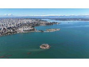 ADANA’DA GÖLDE SU SEVİYESİ YÜKSELDİ, SEVGİ ADASI YOLU KAYBOLDU