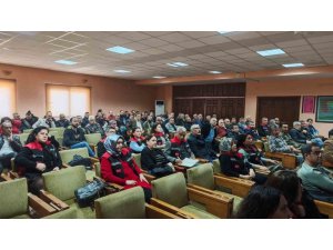 KOZAN’DA HURMA ÜRETİCİLERİNE KAPSAMLI EĞİTİM