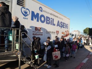 BÜYÜKŞEHİR MOBİL AŞEVİ'NDEN SICAK YEMEK