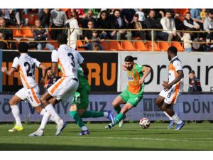 TRENDYOL SÜPER LİG: CORENDON ALANYASPOR: 0 - RAMS BAŞAKŞEHİR: 2 (İLK YARI)