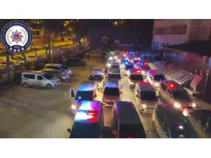 HATAY MERKEZLİ 8 İLDE ‘GÜMRÜK GEÇİŞİNDE RÜŞVET’ OPERASYONUNDA MİLYONLARCA TL’LİK DÖVİZ VE SİLAH ELE GEÇİRİLDİ