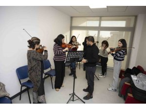 MERSİN BÜYÜKŞEHİR BELEDİYESİNİN ÜCRETSİZ ENSTRÜMAN KURSLARINA YOĞUN İLGİ