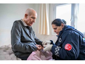 MERSİN’DE EVDE SAĞLIK HİZMETİYLE HAYATLAR KOLAYLAŞIYOR