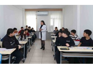 MERSİN’DE ÖĞRENCİLERE ÜCRETSİZ KURS VE 76 DENEME DESTEĞİ