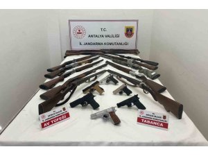 KEPEZ’DE RUHSATSIZ 21 SİLAH ELE GEÇİRİLDİ