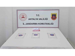 ANTALYA’DA 1 KİLO 810 GRAM UYUŞTURUCU MADDE ELE GEÇİRİLDİ
