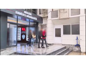 MERSİN’DE 3 MİLYONLUK VURGUN YAPAN SAHTE POLİSLER YAKALANDI: 4 TUTUKLAMA