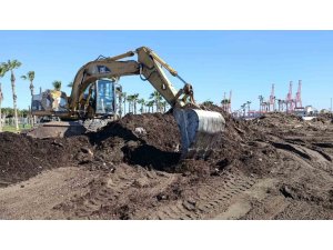 MERSİN’DE YAĞIŞTAN ETKİLENEN BÖLGELERDE ONARIM ÇALIŞMASI SÜRÜYOR