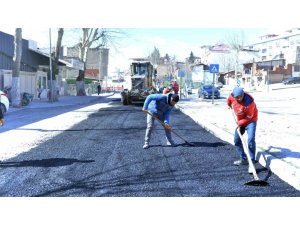 DULKADİROĞLU’NDA SÜRÜŞ KONFORU İÇİN BÜYÜKŞEHİR’DEN MÜDAHALE