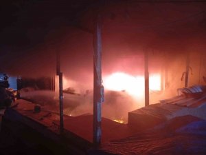 ANTAKYA’DA İŞ YERİ ALEVLERE TESLİM OLDU