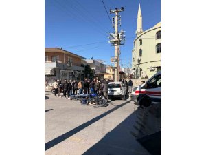 TARSUS’TA OTOMOBİL İLE MOTOSİKLET ÇARPIŞTI: 2 YARALI