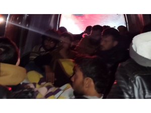 GÖNÜLLÜ OLARAK ÜLKESİNE DÖNEN SURİYE’Lİ KAÇAK YOLLA TÜRKİYE’YE GİRERKEN YAKALANDI