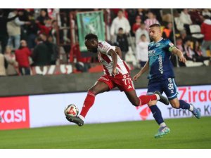 ZİRAAT TÜRKİYE KUPASI: ANTALYASPOR: 0 - SAMSUNSPOR: 0 (İLK YARI)