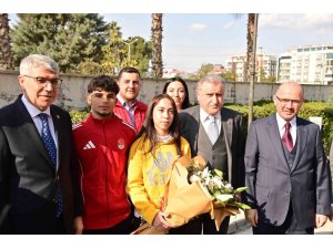 GENÇLİK VE SPOR BAKANI BAK: "12 MİLYONA YAKIN GENCİMİZE YÜZME ÖĞRETTİK"