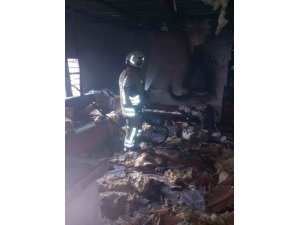 BELEN’DE YANAN EV KULLANILMAZ HALE GELDİ