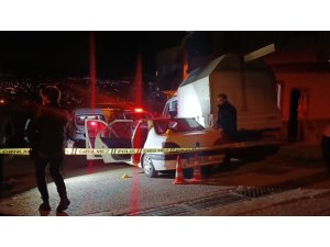 ESKİ EŞİNDEN ÇOCUĞUNU ALMAYA GİDEN ADAM, SİLAHLA VURULARAK AĞIR YARALANDI