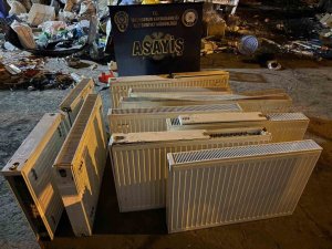 İSKENDERUN’DA KALORİFER PETEĞİ HIRSIZLARI YAKAYI ELE VERDİ